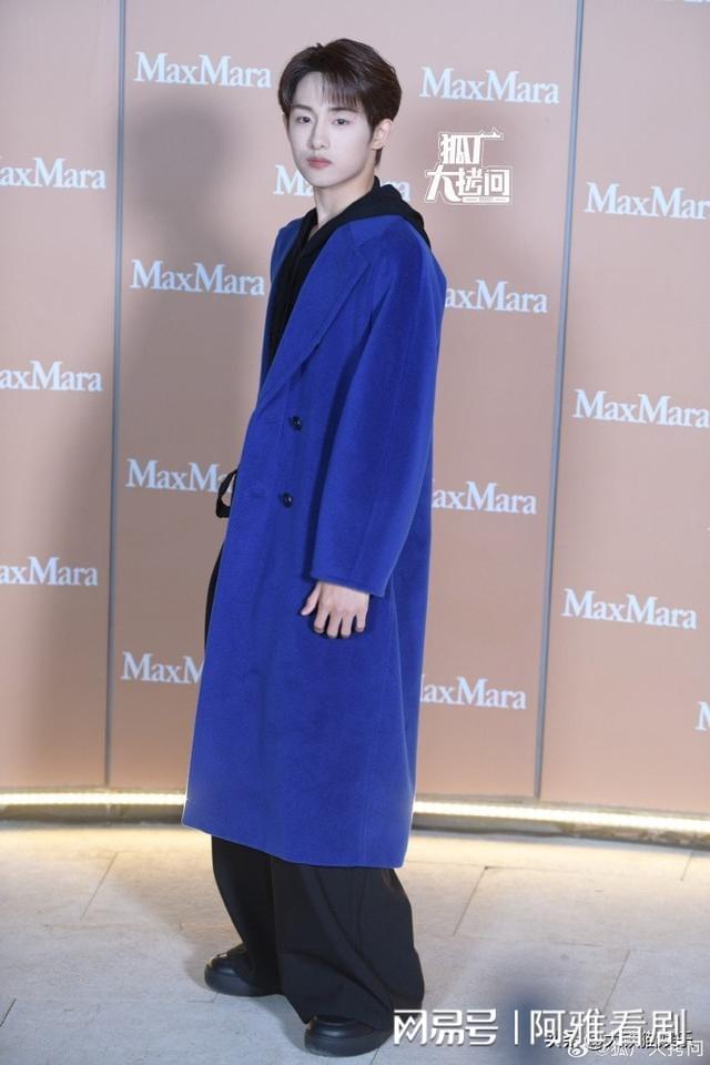 惊艳果然能进娱乐圈的脸没一张是简单的开元棋牌app北京这一晚被33岁金靖