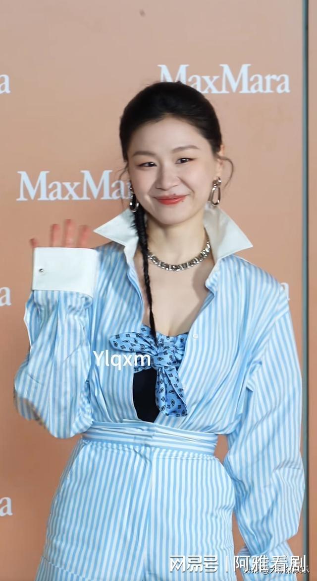 惊艳果然能进娱乐圈的脸没一张是简单的开元棋牌app北京这一晚被33岁金靖(图16)